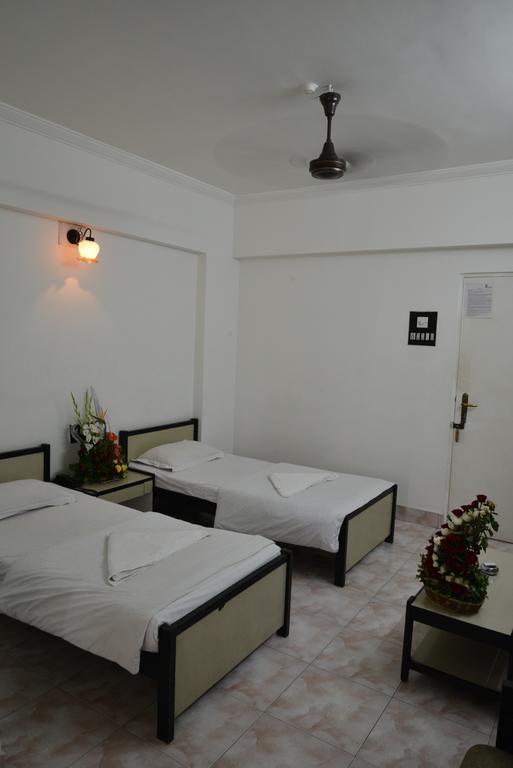 Hotel Kala Sagar Pimpri-Chinchwad Zimmer foto