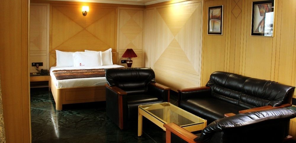 Hotel Kala Sagar Pimpri-Chinchwad Exterior foto